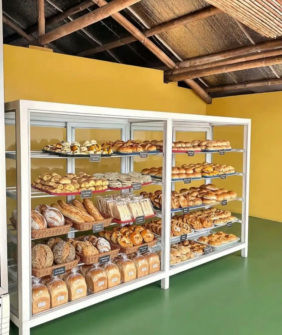 King's storefront in Panit-an